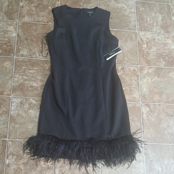 Maia Dresses & Skirts - NWT Maia Black Feather-Hem Sleeveless Dress Size 8